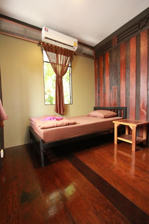 Viman Guesthouse Banguecoque Exterior foto